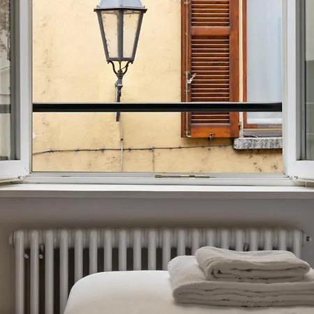 Queen 32 Apartment Cernobbio