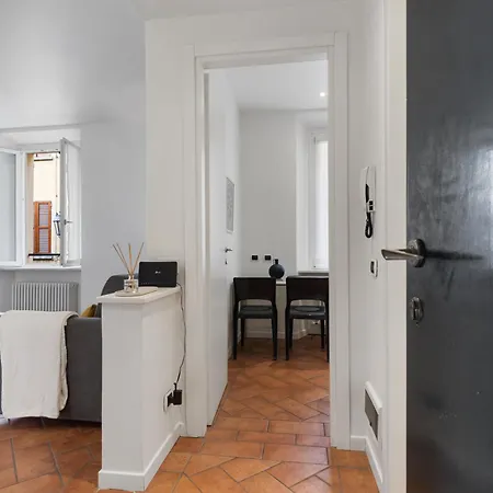 Queen 32 Apartment *